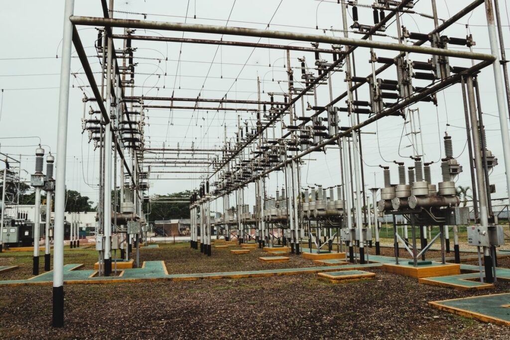 shot-part-high-voltage-electric-power-station-min